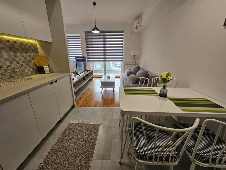 Milo Apartment Скопье Экстерьер фото