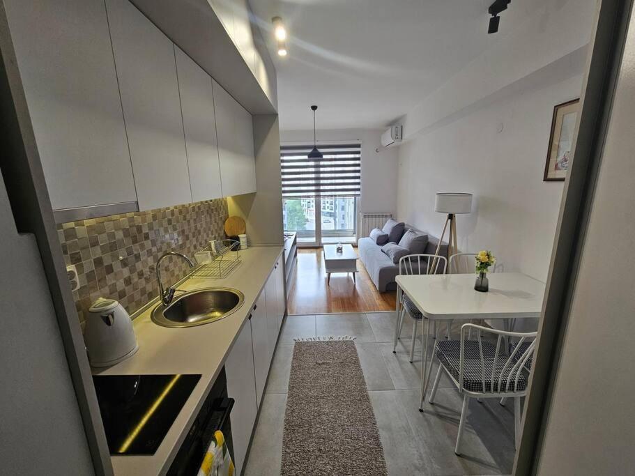 Milo Apartment Скопье Экстерьер фото